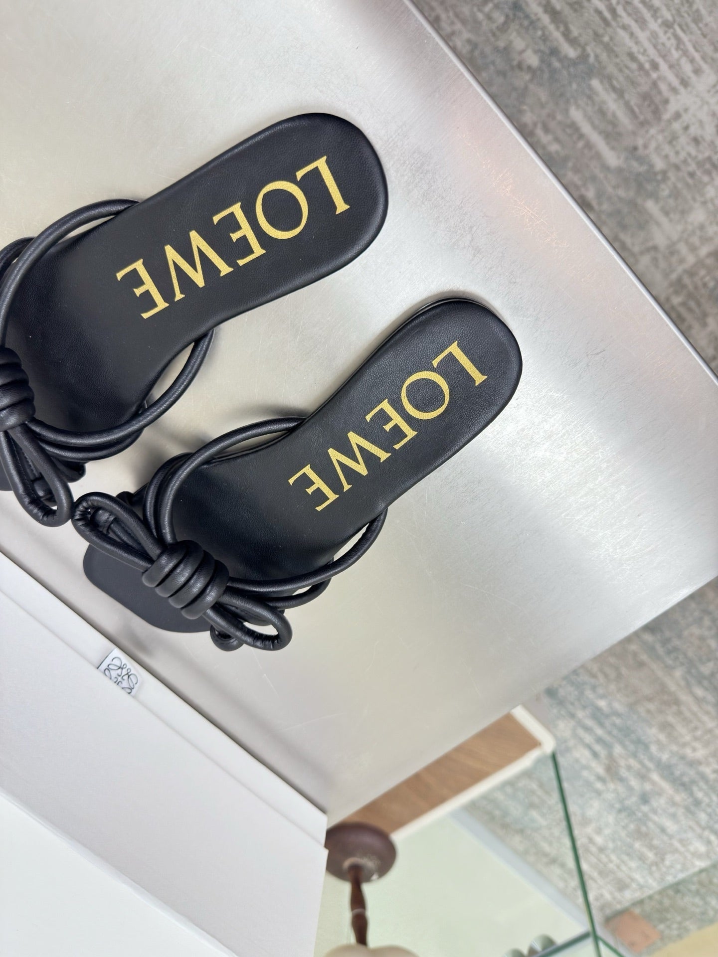 LOEWE 26S FLAMENCO KNOT SANDAL IN BLACK CALFSKIN