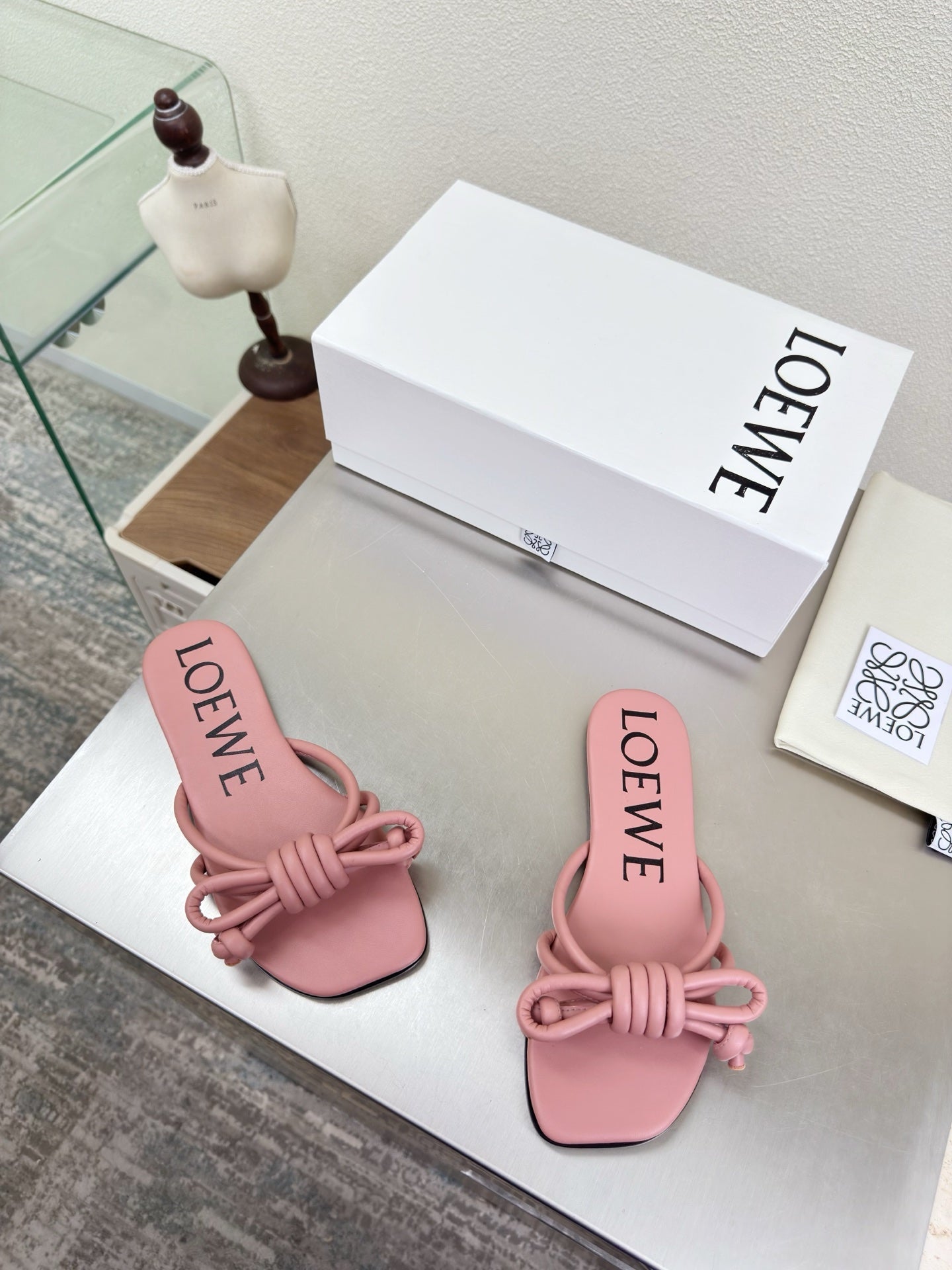 LOEWE 26S FLAMENCO KNOT SANDAL IN PINK CALFSKIN