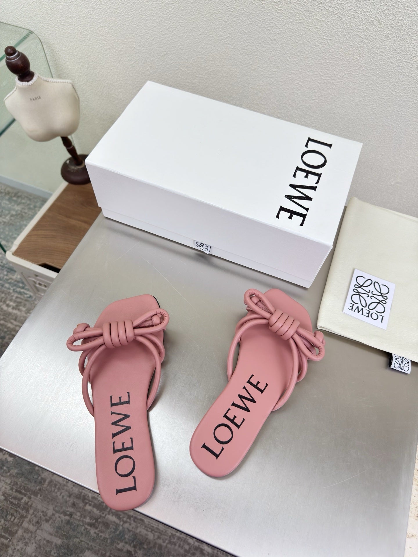 LOEWE 26S FLAMENCO KNOT SANDAL IN PINK CALFSKIN