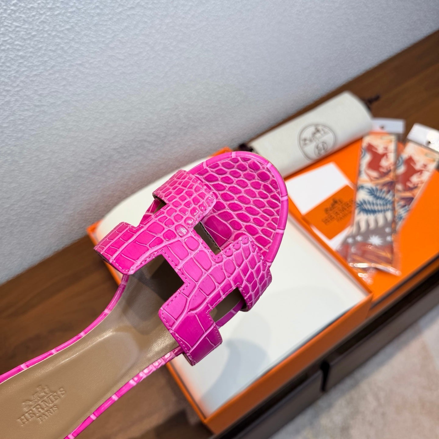 HM 26S ORAN SANDAL HIGH HEELS 45MM IN FUCHSIA PINK CALFSKIN CROCODILE EMBOSSED