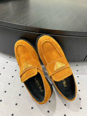 TRIANGLE LOGO LOAFER IN PERU BROWN SUEDE