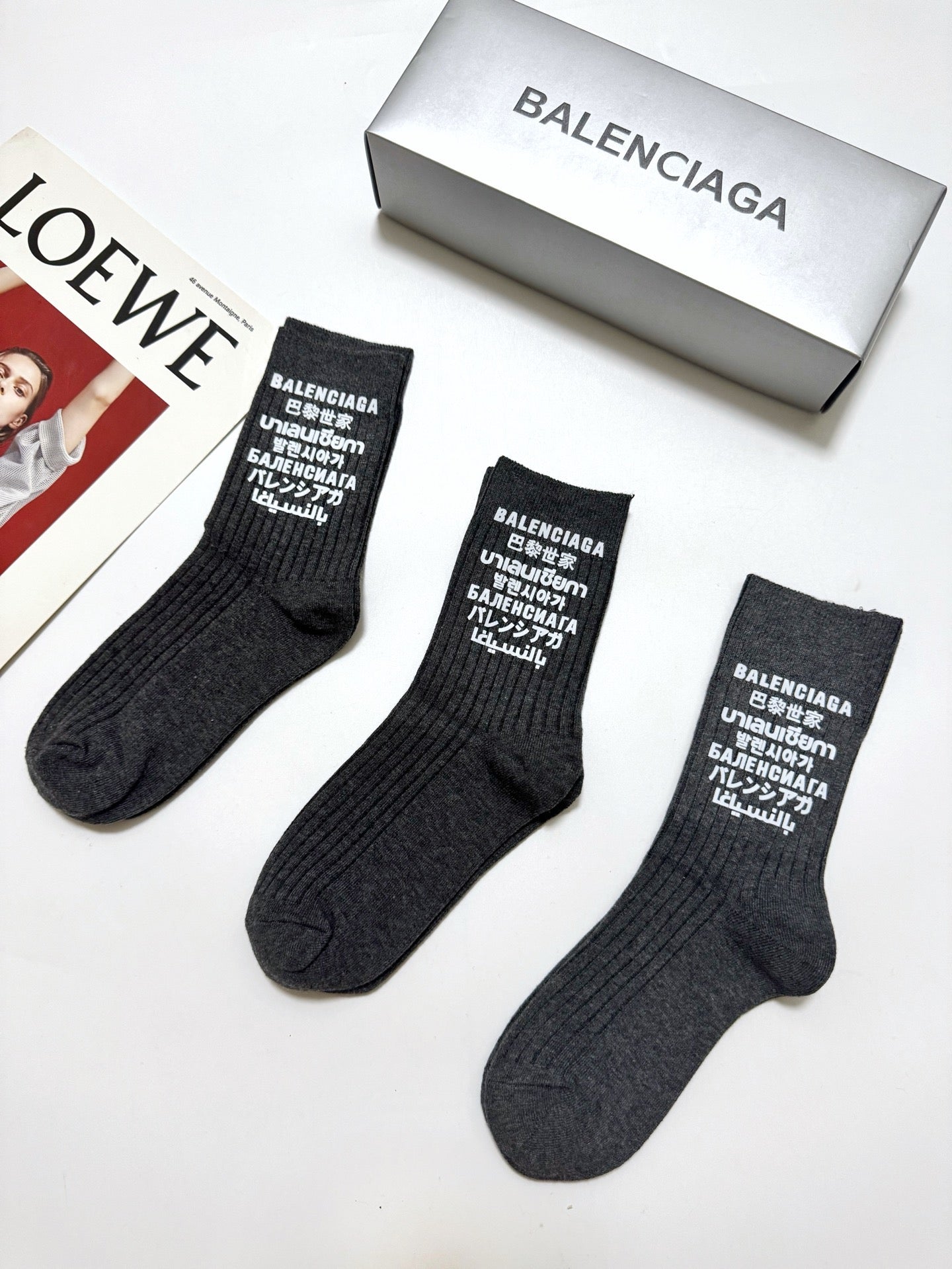 BALENCIAGA 26S CREW SOCKS 408738 (1 BOX)
