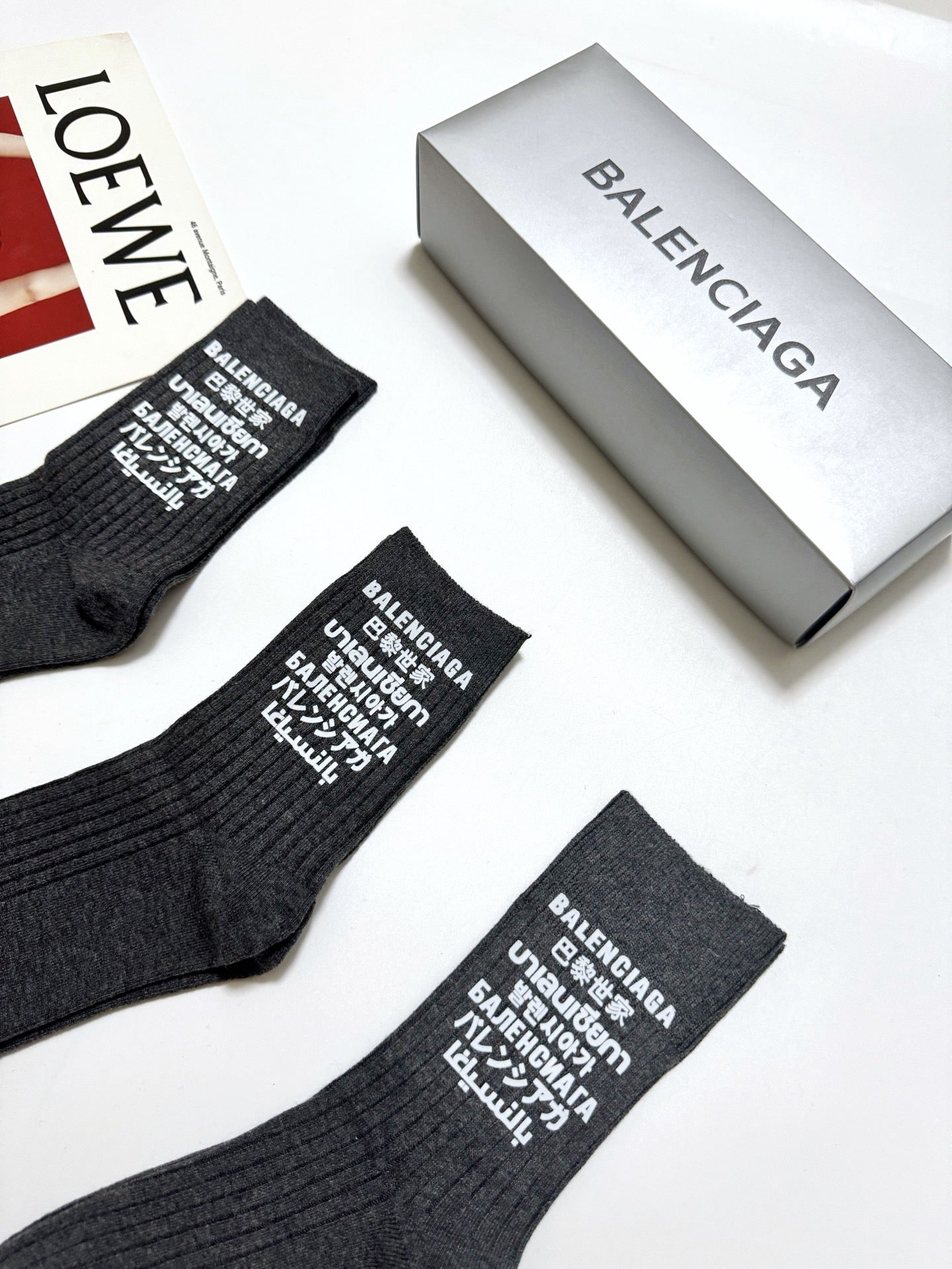 BALENCIAGA 26S CREW SOCKS 408738 (1 BOX)