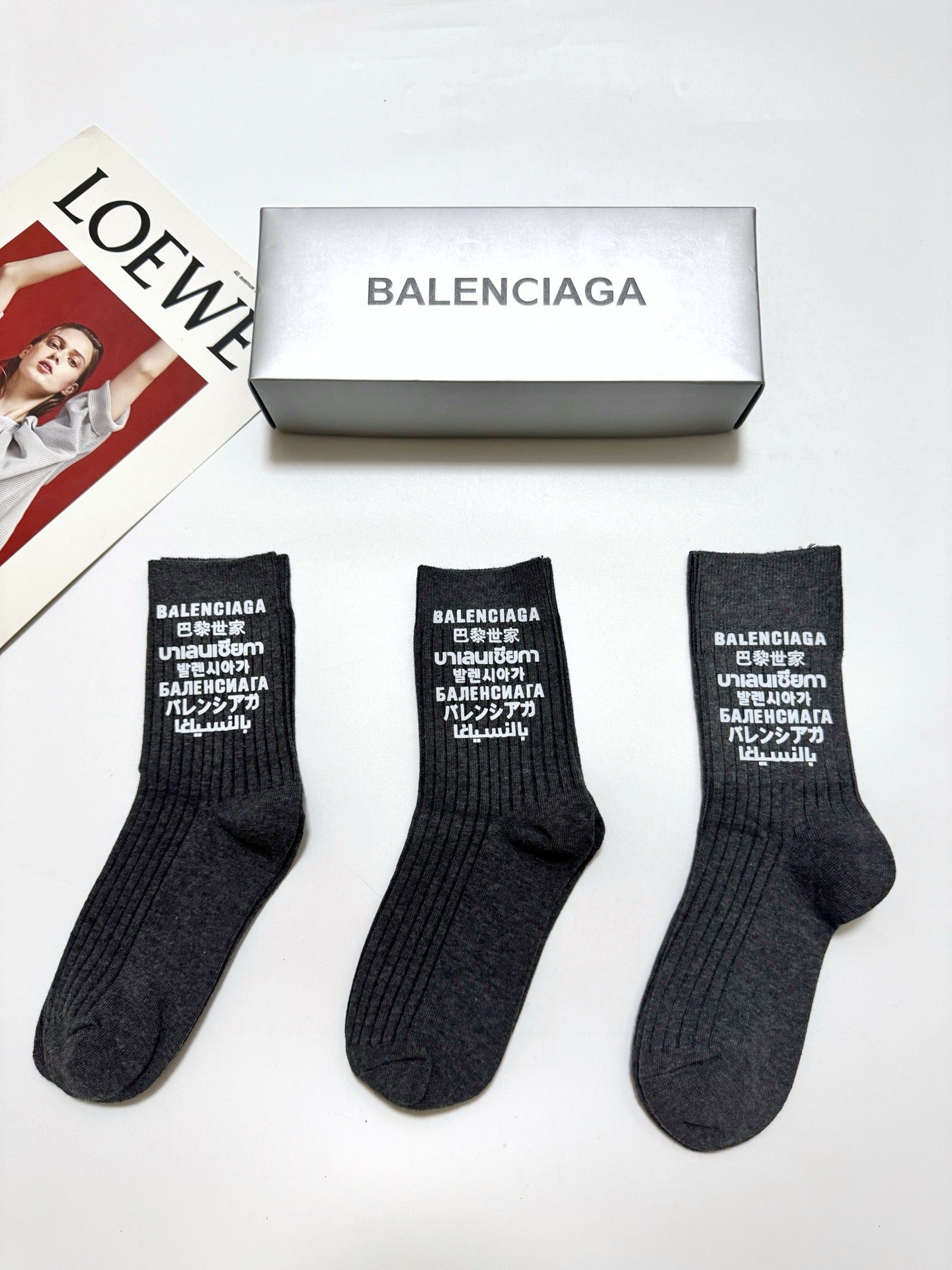 BALENCIAGA 26S CREW SOCKS 408738 (1 BOX)