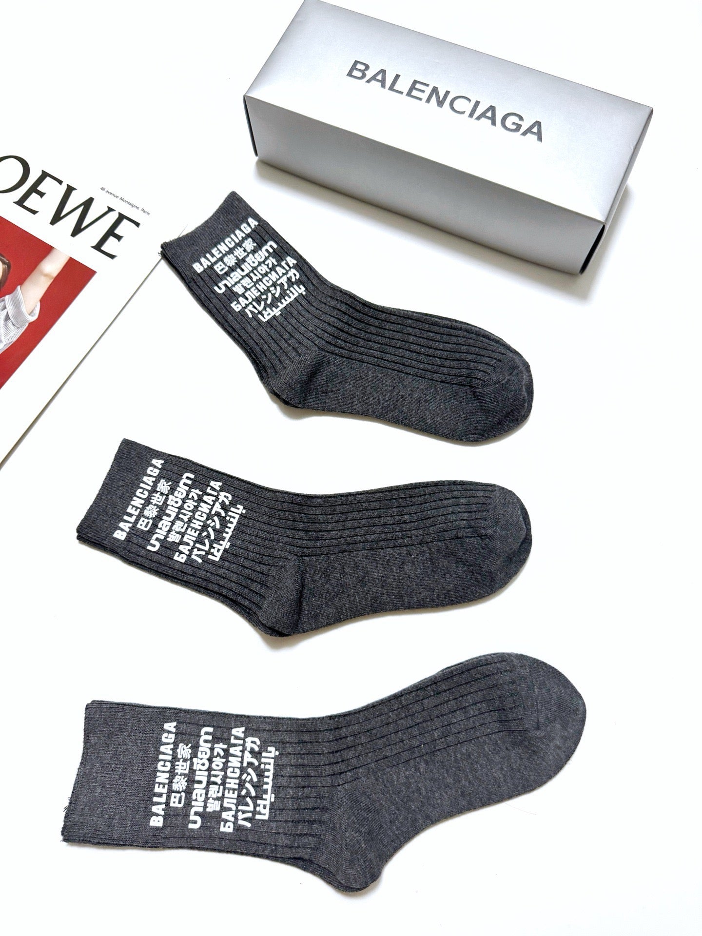 BALENCIAGA 26S CREW SOCKS 408738 (1 BOX)