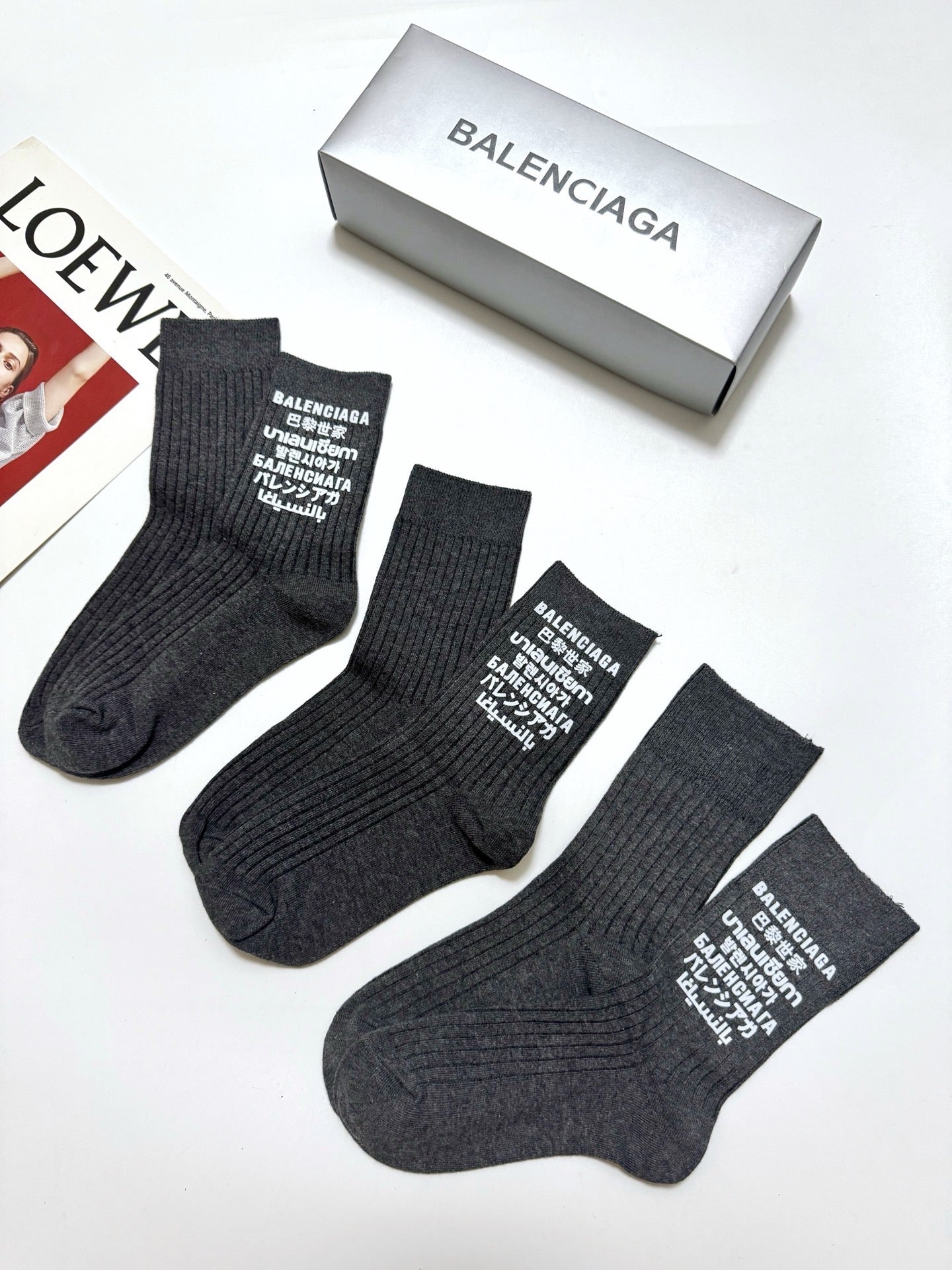 BALENCIAGA 26S CREW SOCKS 408738 (1 BOX)
