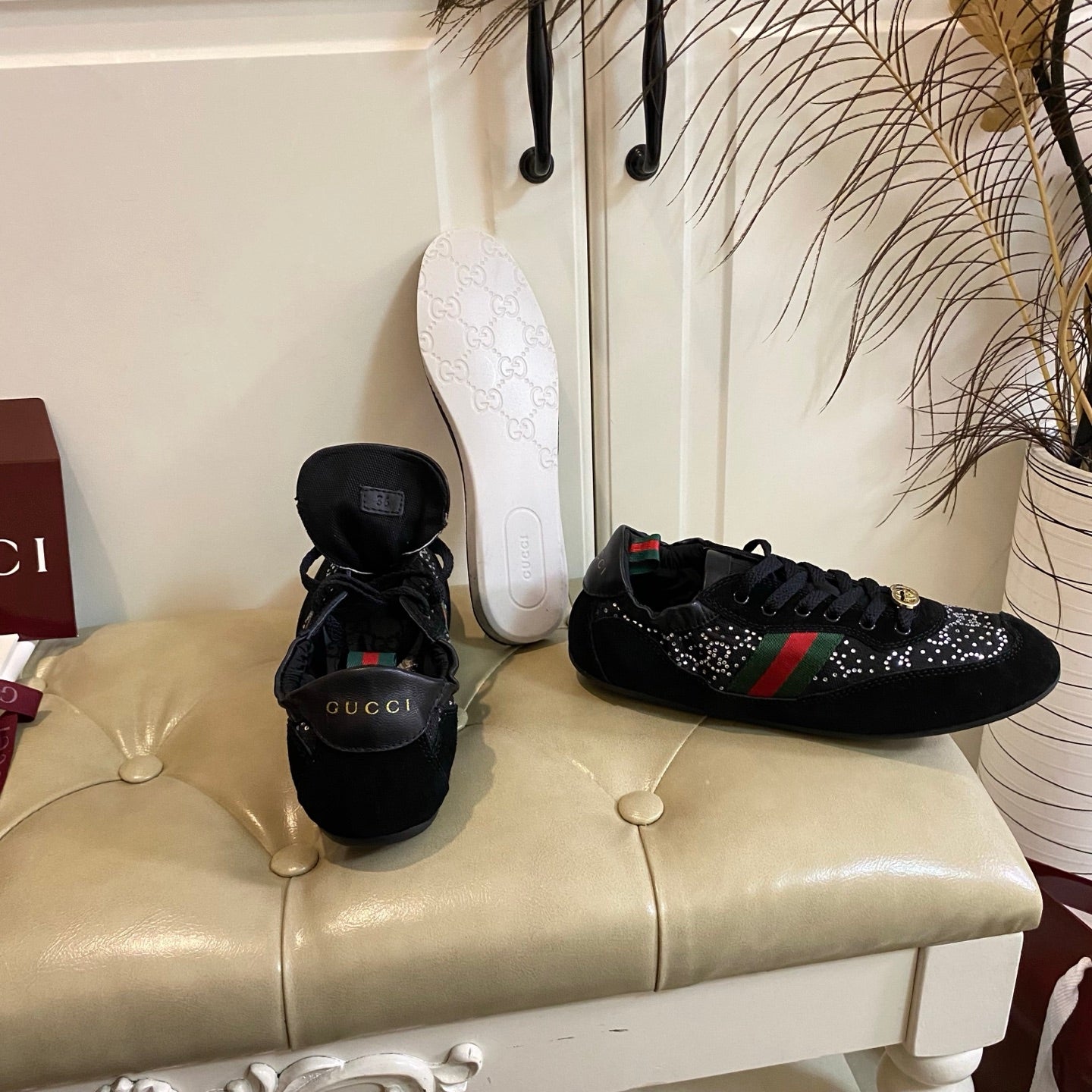 GUCCI 26S SNEAKER IN BLACK SUEDE CRYSTAL EMBELLISHED