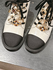 OXFORD SHORT BOOTS WHITE MIX BLACK SHEEPSKIN