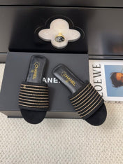 FLAT SLIDE IN BLACK SUEDE WITH CRYSTALS