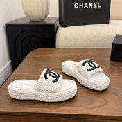 CHANEL 26S PLATFORM SLIDES 40 MM IN WHITE WOVEN RAFFIA