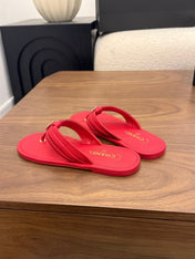 CHANEL 26S THONG SANDALS IN RED CALFSKIN WITH CC LOGO