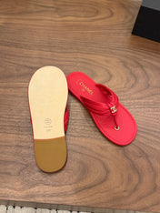 CHANEL 26S THONG SANDALS IN RED CALFSKIN WITH CC LOGO