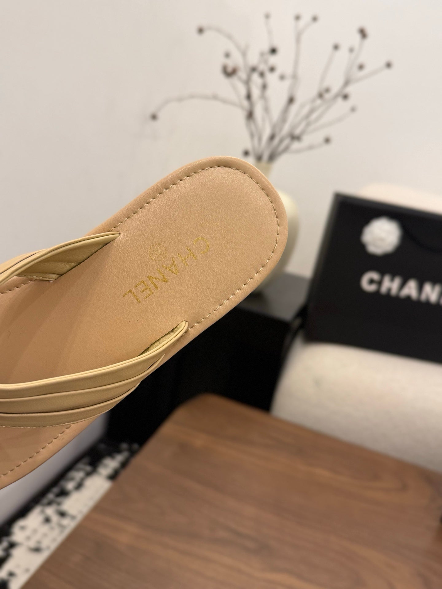 CHANEL 26S THONG SANDALS IN BEIGE CALFSKIN WITH RHINESTONE CC LOGO