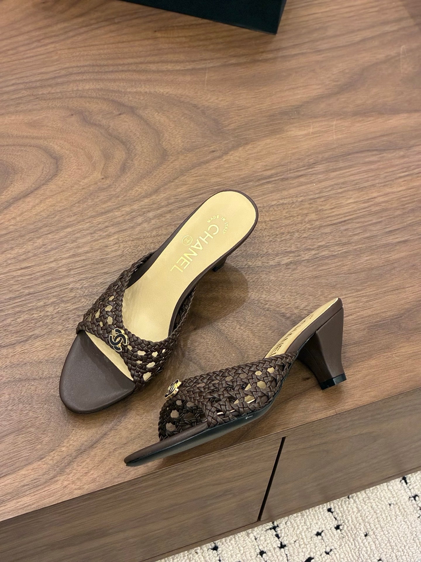 CHANEL 26S HIGH HEELS SANDALS 60 MM IN DARK BROWN WOVEN LAMBSKIN