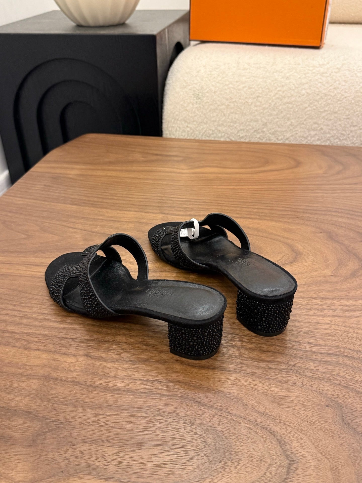 HM 26S OASIS SANDAL IN BLACK SUEDE WITH CRYSTALS