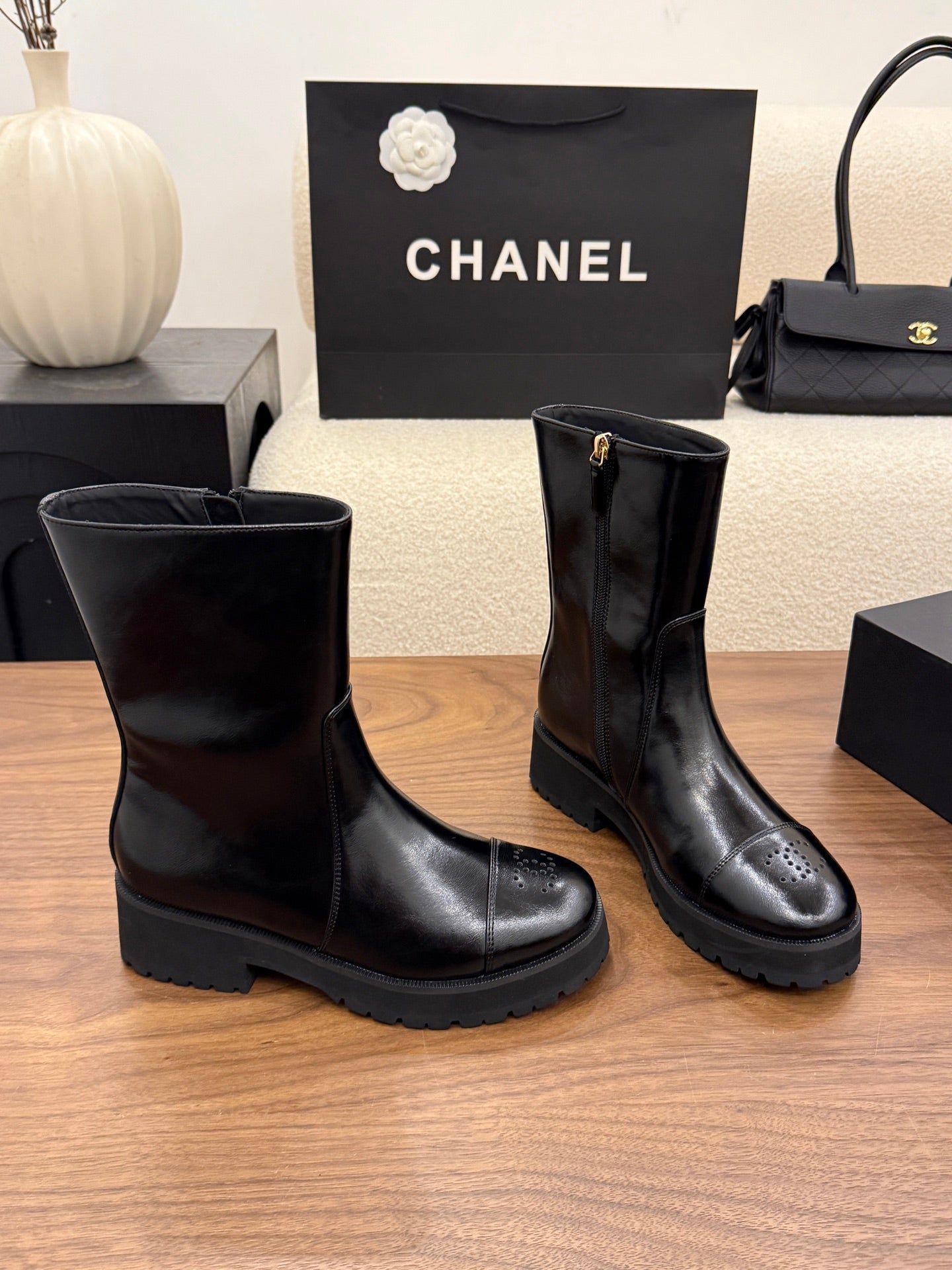CHANEL 26S ANKLE BOOTS 45 MM IN BLACK PATENT LEATHER ROUNDED TOE