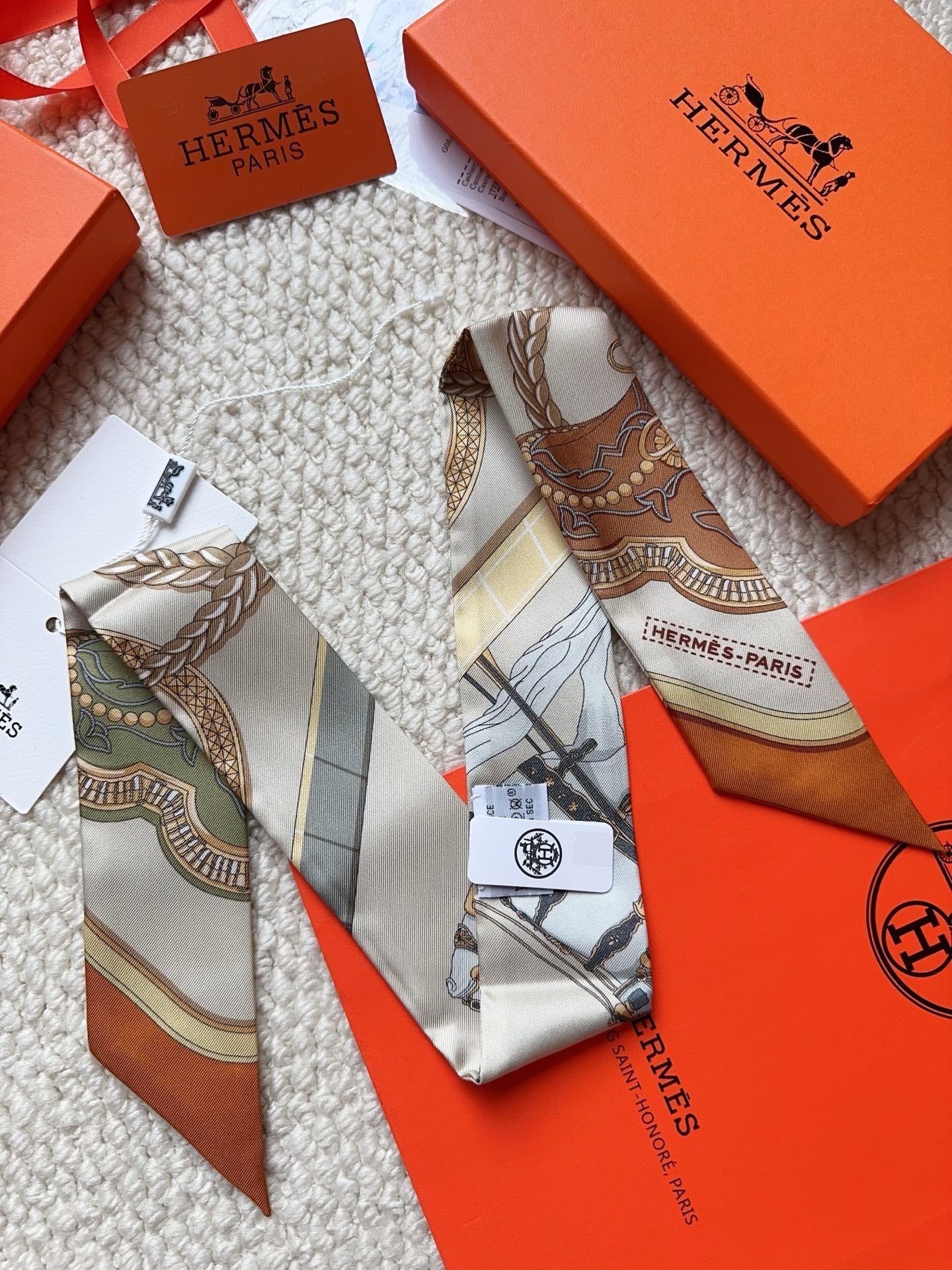 HERMES 26S SCARF 86 IN SILK 309622