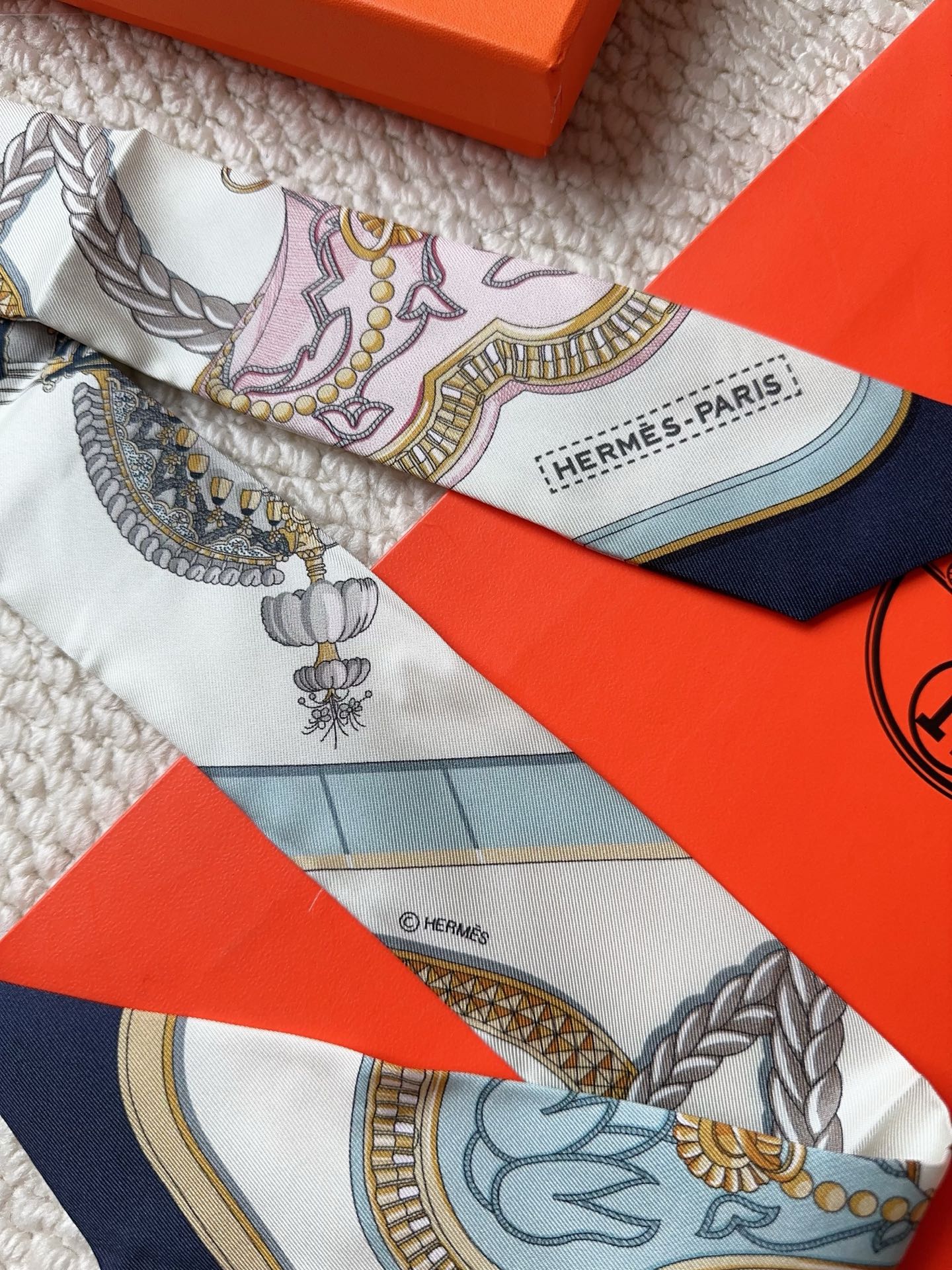 HERMES 26S SCARF 86 IN SILK 309623