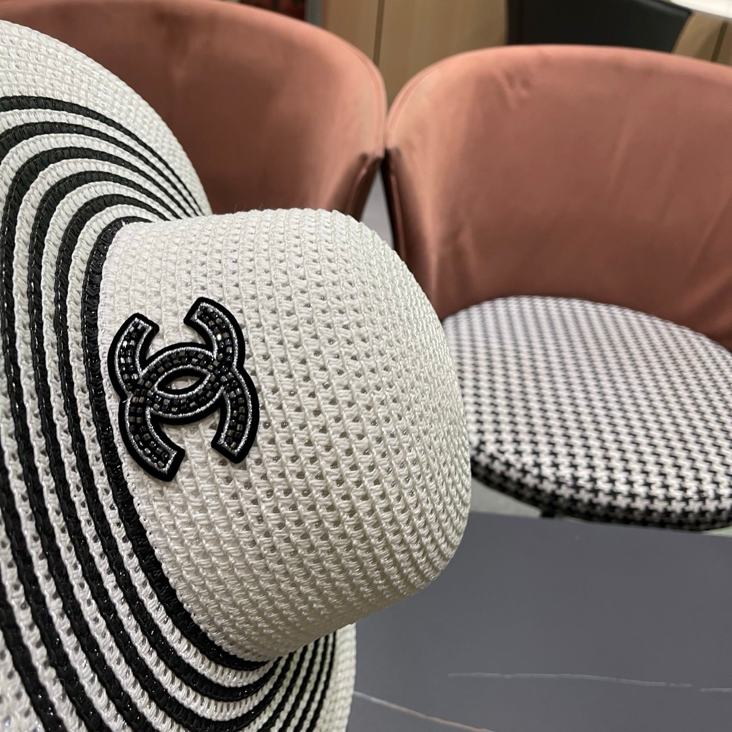 CHANEL 26S WIDE-BRIM STRAW HAT 335717