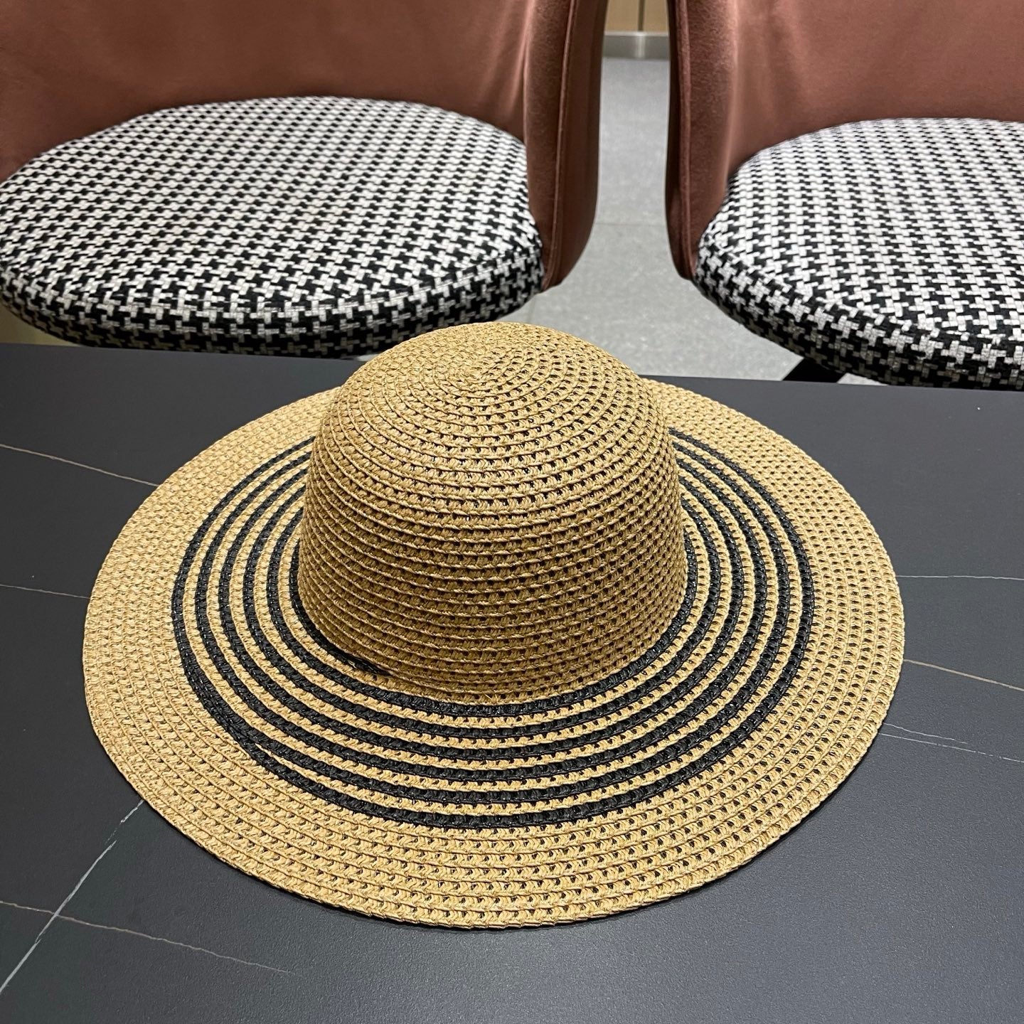 CHANEL 26S WIDE-BRIM STRAW HAT 335716