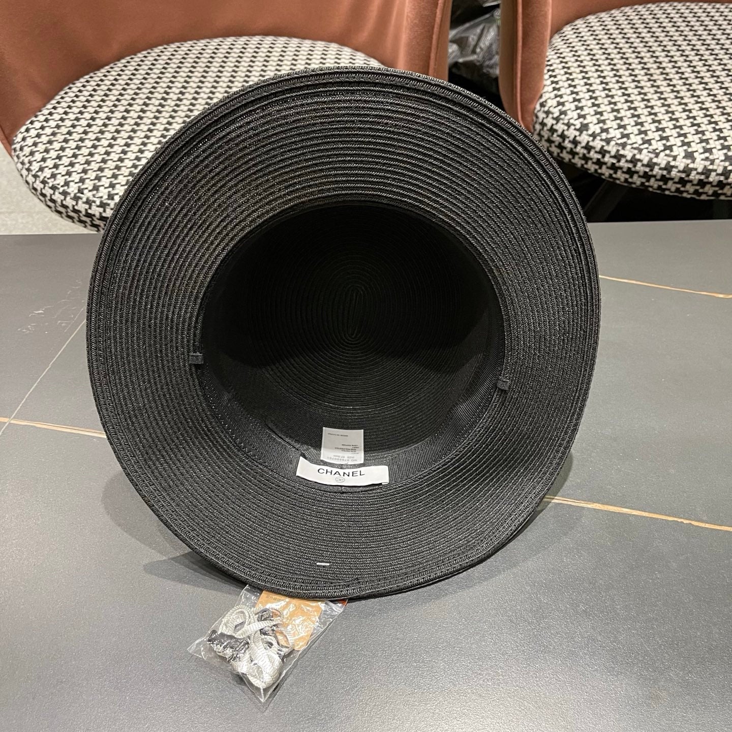 CHANEL 26S PEARL & ROSETTE STRAW BOATER HAT 337934
