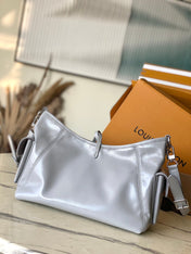 CARRYALL VIBE 33 IN TRIANON GRAY SHINY LAMBSKIN