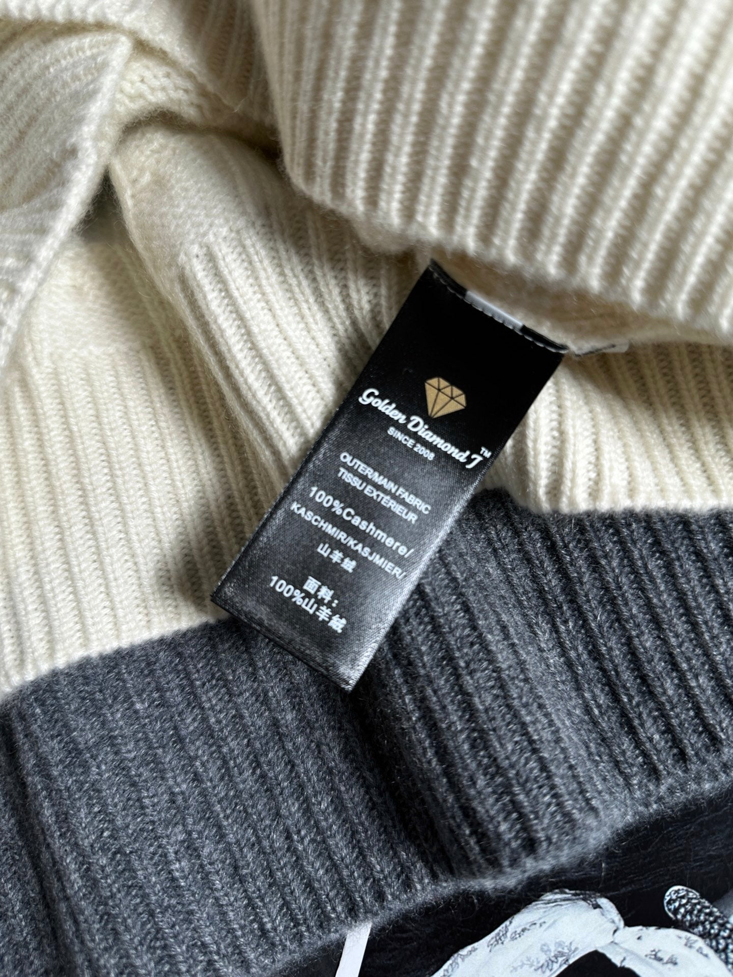 MIUMIU KNIT SWEATER STYLE 237