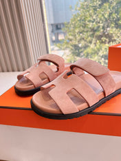 CHYPRE SANDAL IN ROSE PINK SUEDE