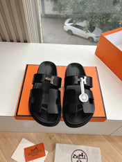 CHYPRE SANDAL IN BLACK CALFSKIN