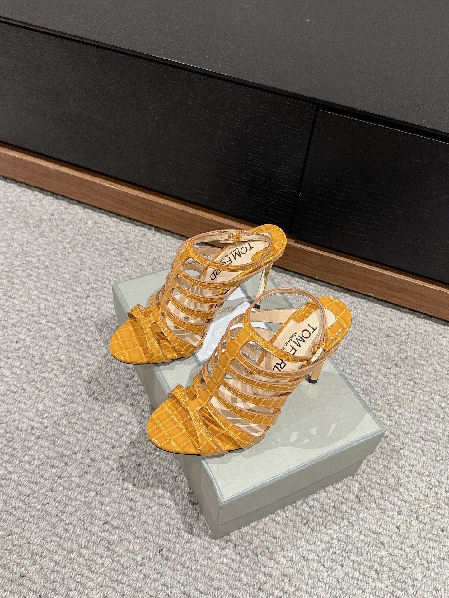 HIGH SANDAL 10 CM IN TIGER ORANGE CALFSKIN