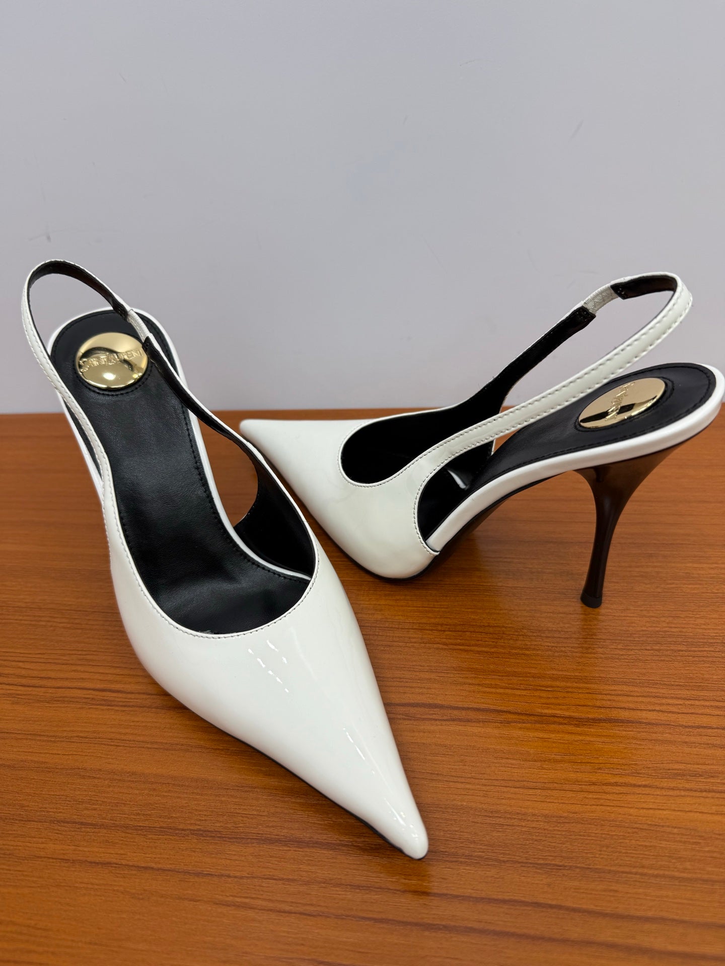 YSL 26S HEELED SLINGBACKS 100 MM IN WHITE GLOSSY CALFSKIN
