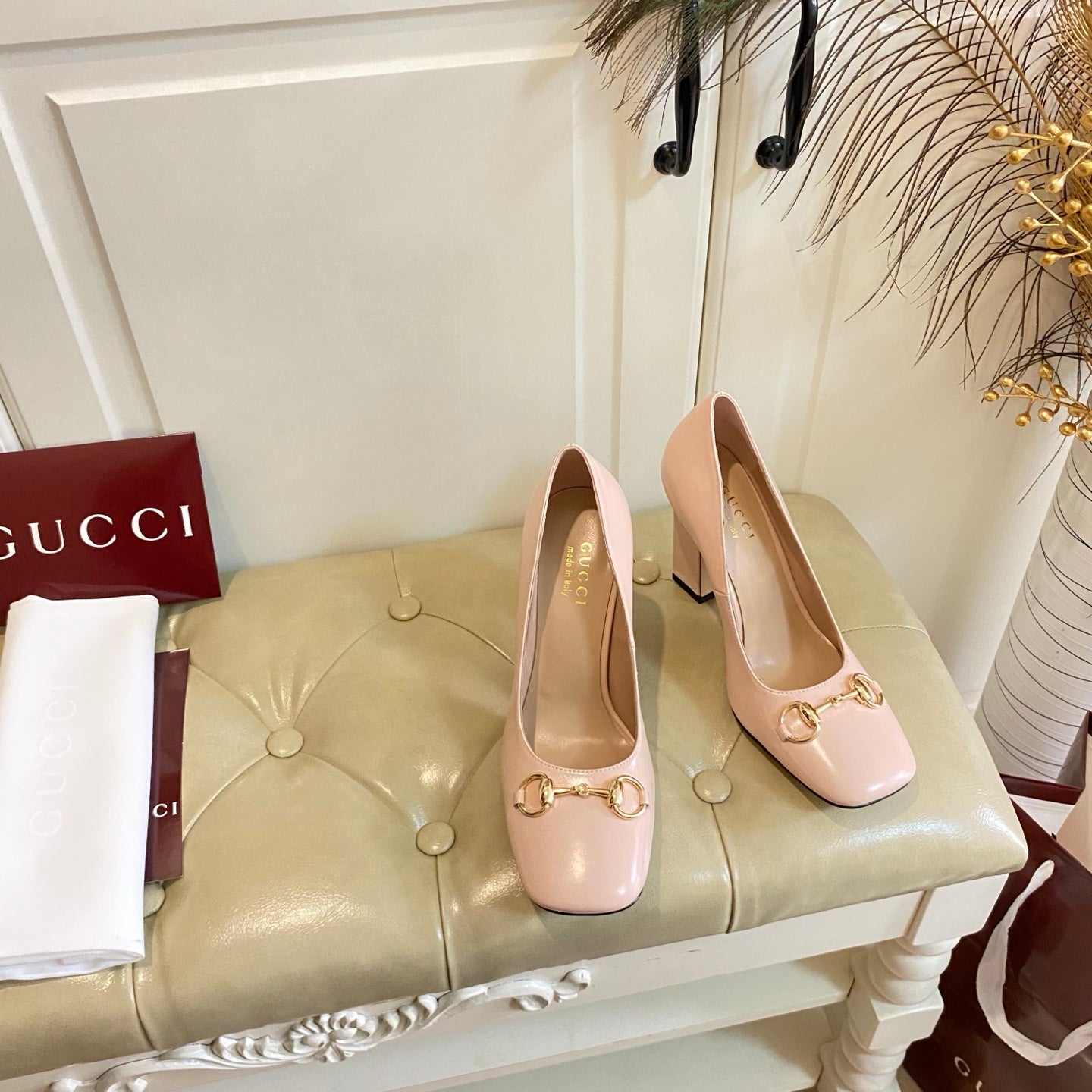 GUCCI 26S HORSEBIT MID-HEEL PUMPS 100 MM IN NUDE PINK CALFSKIN