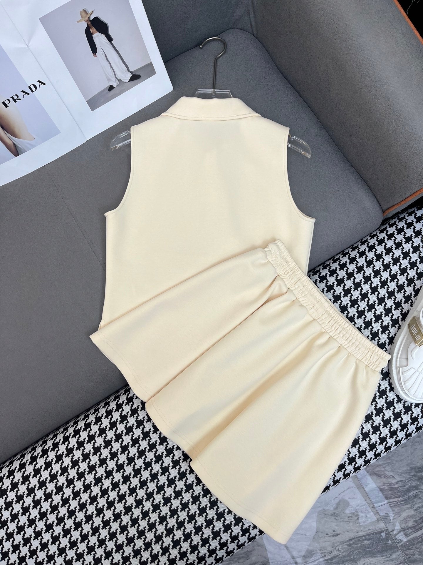 MATCHING SET WITH SLEEVELESS TOP AND SHORT SKIRT