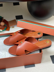 LP CLASSIC CROSS-STRAP SANDALS 25S IN RUST ORANGE LAMBSKIN