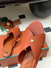 LP CLASSIC CROSS-STRAP SANDALS 25S IN RUST ORANGE LAMBSKIN