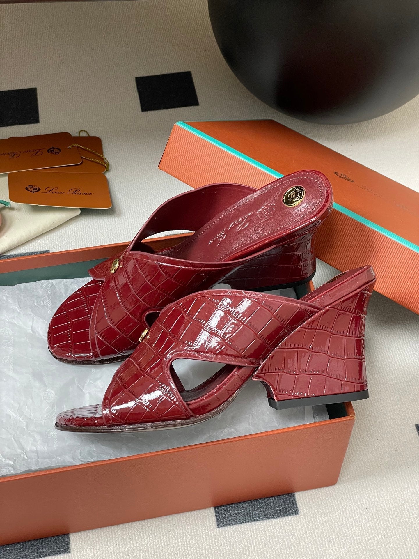 HIGH HEELS 80 MM IN RED CALFSKIN SNAKE EMBOSSING