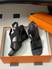 HM 25S KALYA WEDGE SANDAL 100 MM IN BLACK LAMBSKIN