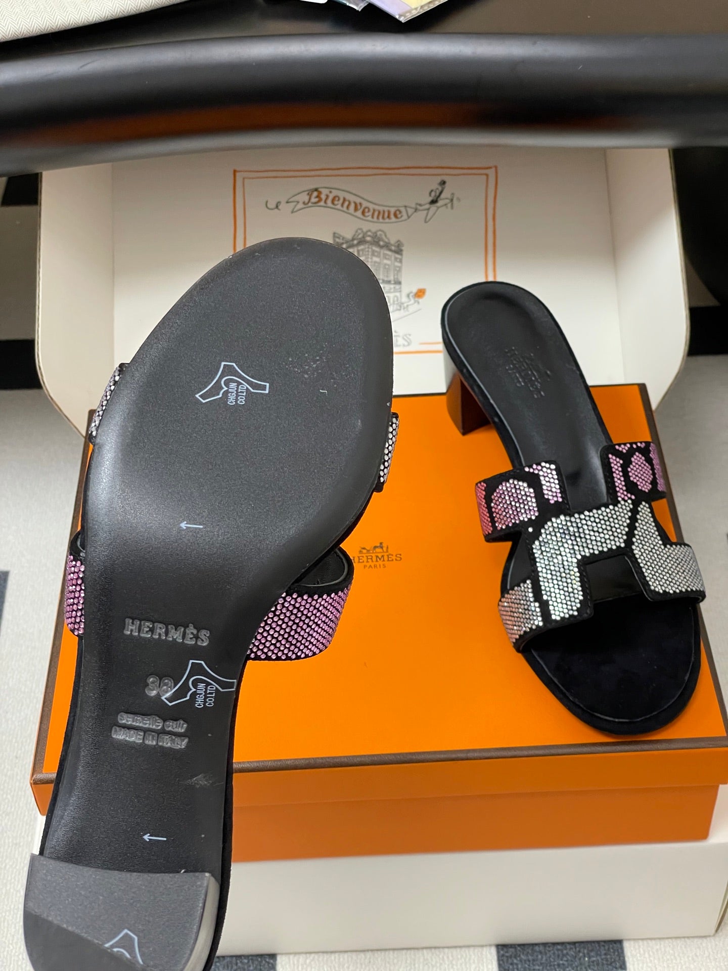 HM 25S ORAN HIGH‑HEEL SANDAL 50 MM IN BLACK LAMBSKIN WITH WHITE MIX PINK STONE DETAILS
