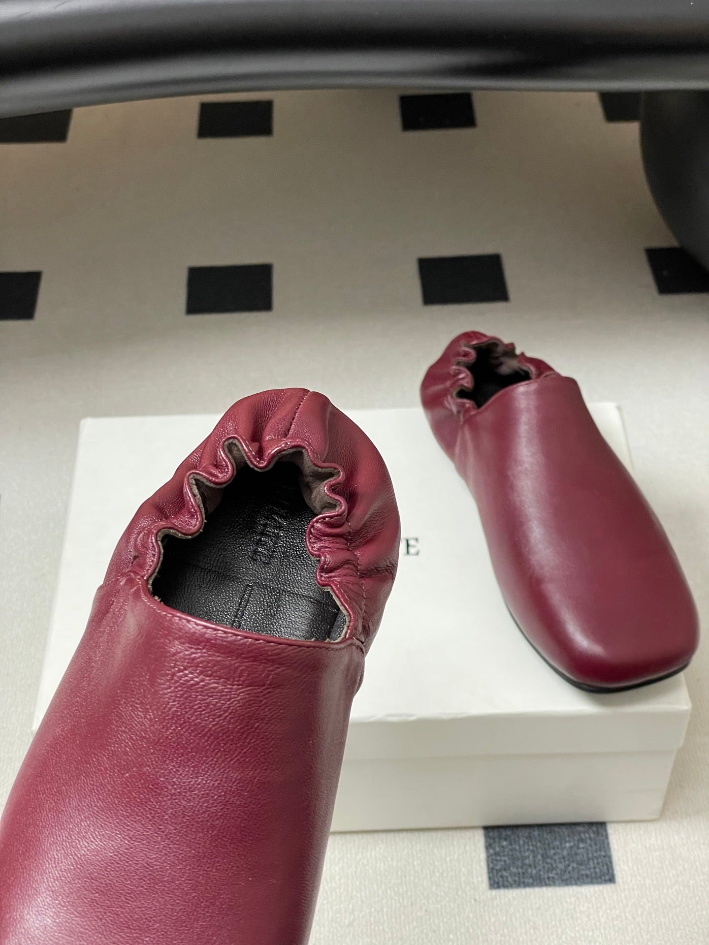 CELINE 26S ELASTIC-BACK FLAT SHOES IN DARK RED LAMBSKIN