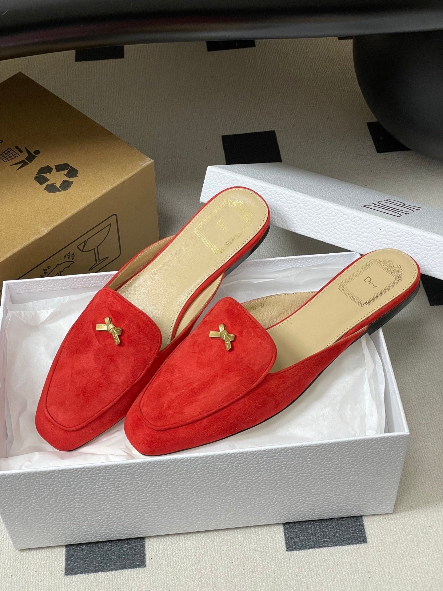 DIOR 26S MULES IN RED SUEDE WITH BOW
