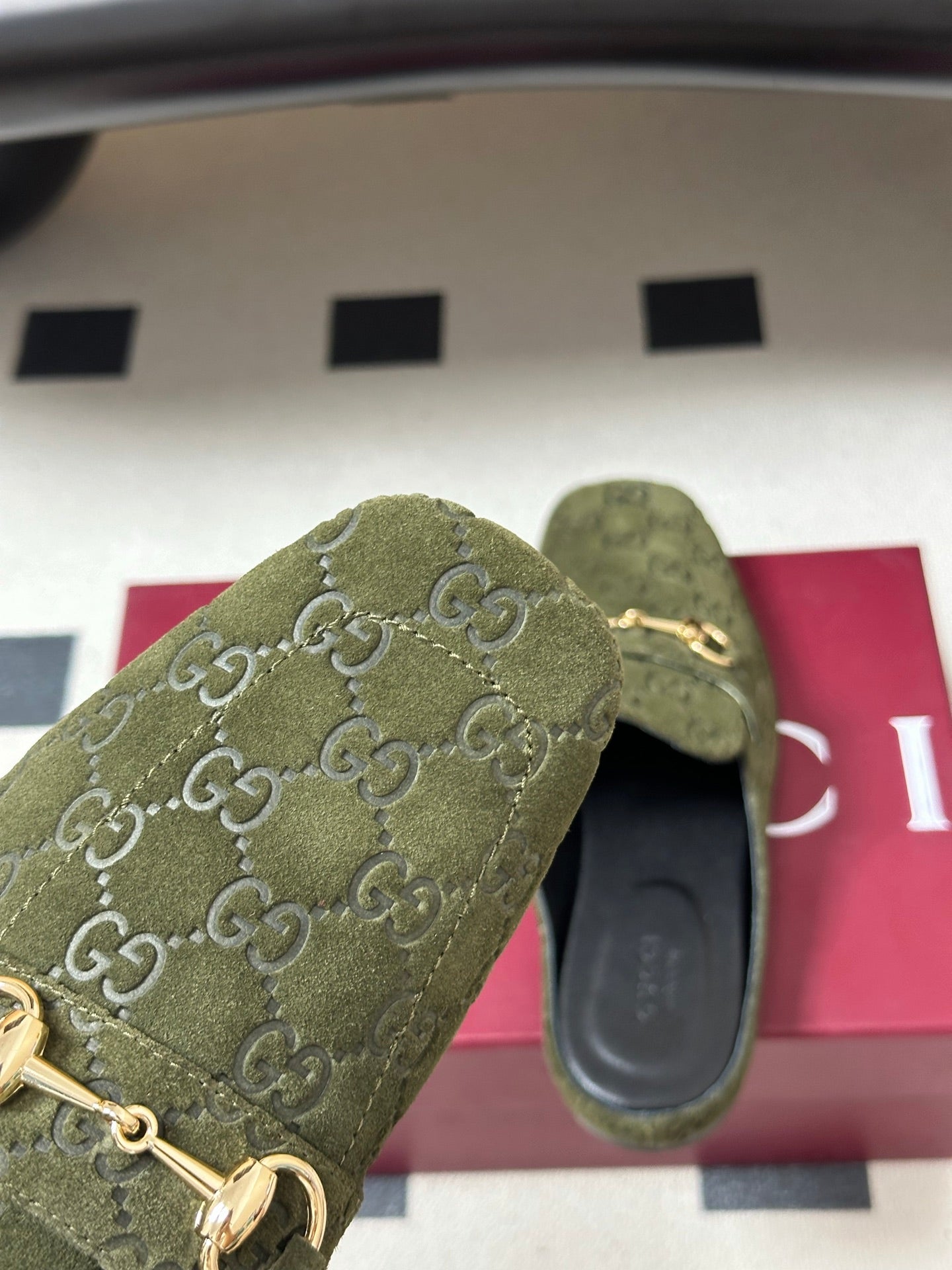 GUCCI 26S HORSEBIT LOAFER MULES IN MOSS GREEN SUEDE
