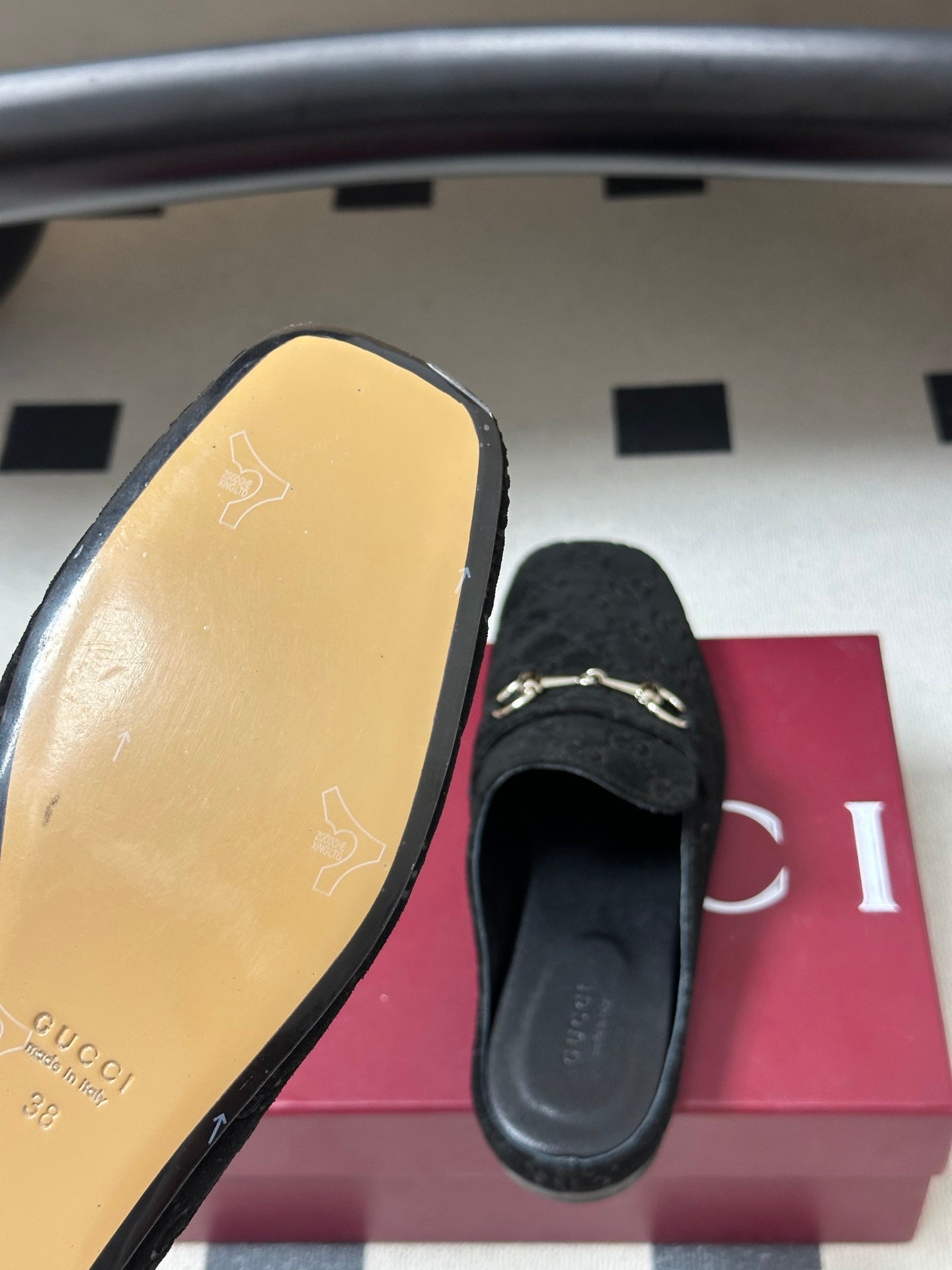 GUCCI 26S HORSEBIT LOAFER MULES IN BLACK SUEDE