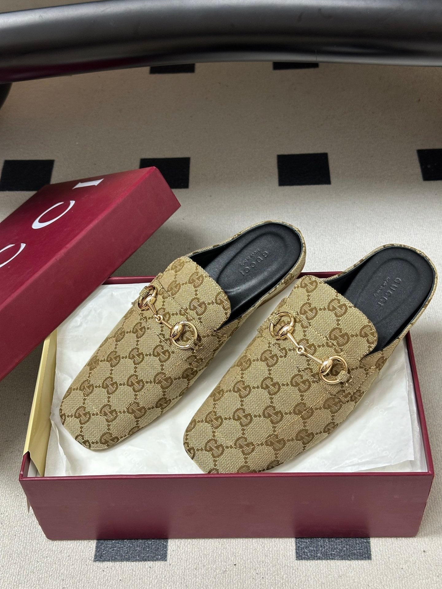 GUCCI 26S HORSEBIT LOAFER MULES IN BEIGE CANVAS