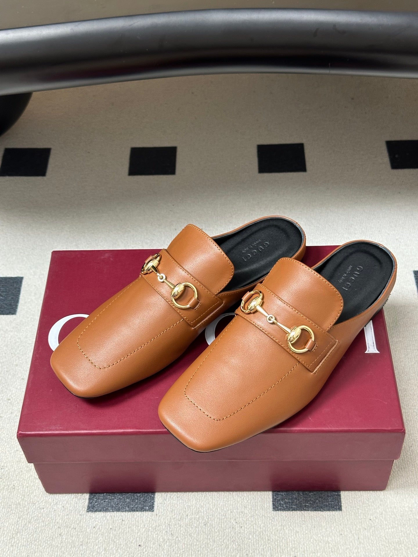 GUCCI 26S HORSEBIT LOAFER MULES IN LIGHT BROWN CALFSKIN