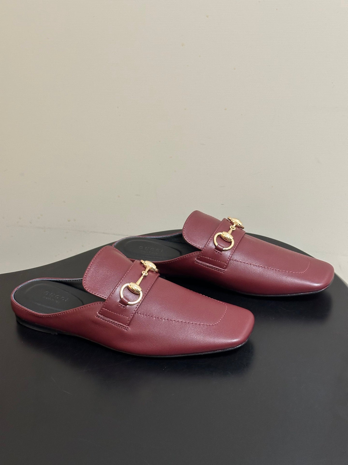 GUCCI 26S HORSEBIT LOAFER MULES IN RED CALFSKIN