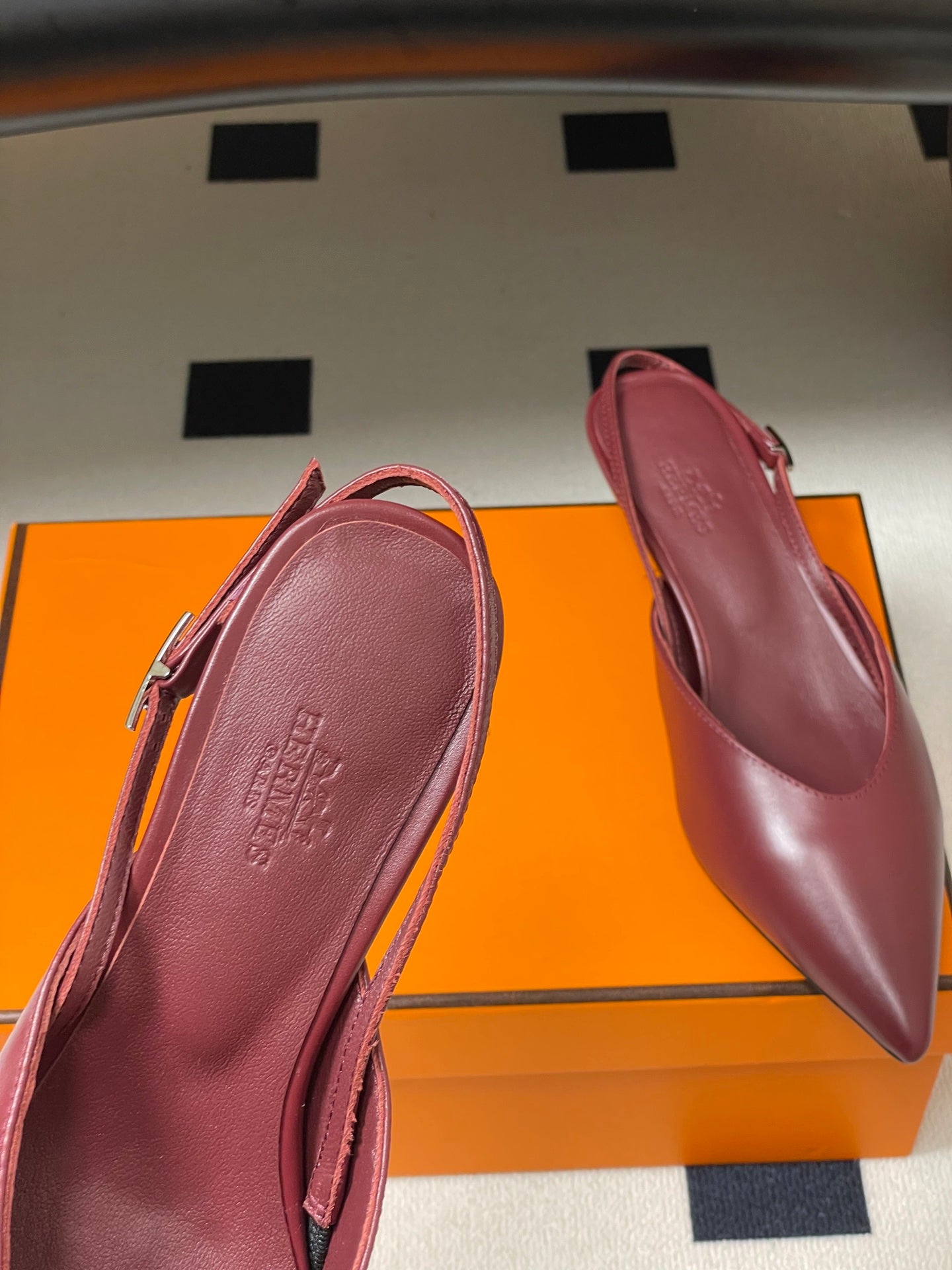 HM 26S NICOLE SLINGBACK 40MM IN BURGUNDY RED CALFSKIN SILVER HARDWARE
