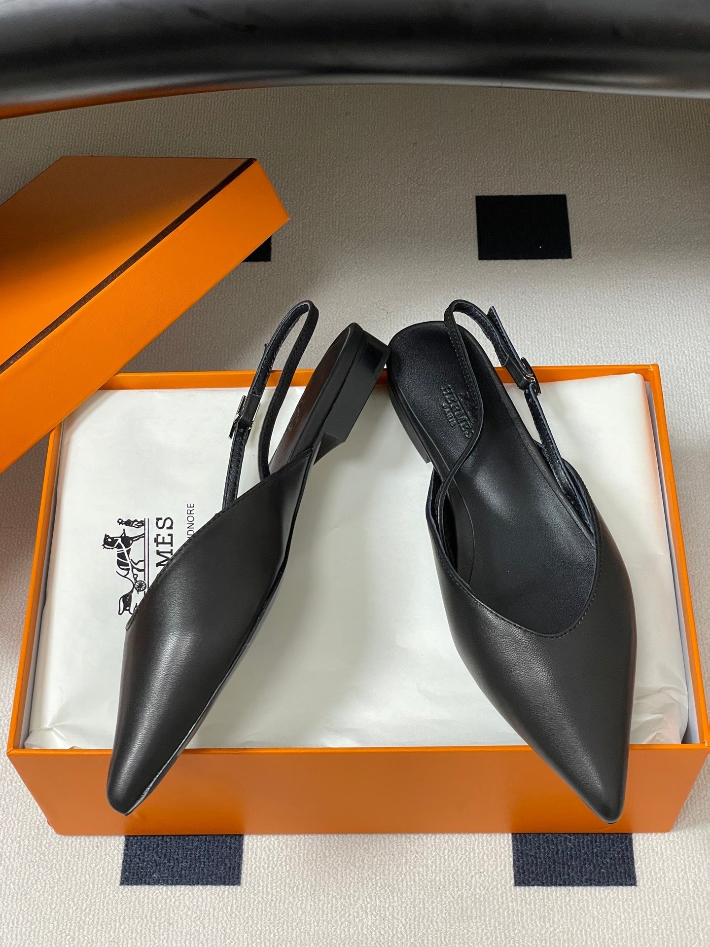 HM 26S NICOLE SLINGBACK IN BLACK CALFSKIN SILVER HARDWARE