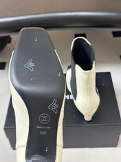 CHANEL 26S ANKLE BOOTS 60 MM IN WHITE CALFSKIN AND BLACK PATENT