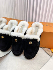 LV COSY FLAT COMFORT CLOG IN BLACK SUEDE AND SHEARLING LINING