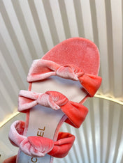 THREE STRAPS MULE IN BRIGHT PINK VELVET